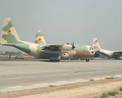 שדה התעופה הצבאי בנבטים. חשש ממטוסים אזרחיים באזור (צילום: אוהד אבידן)