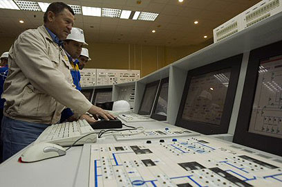 המחשבים בכור הגרעיני בבושהר (צילום: רויטרס)