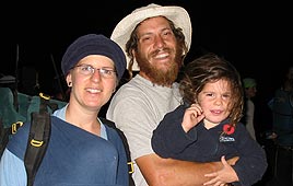 Ido Zoldan with his wife Tehila and son Aharon (Reproduction photo: Yossi Dagan, Homesh First)