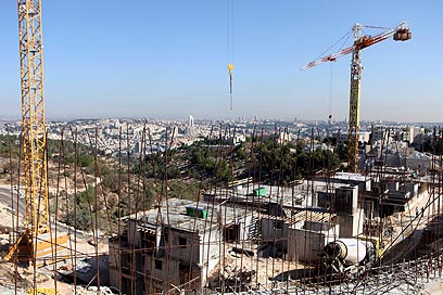 בנייה בשכונת גילה בירושלים. "חמש דקות ממרכז העיר" (צילום: EPA)