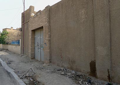מאחורי החומה, ניצב סגור בית הכנסת היחיד בבגדד (צילום: MCT)