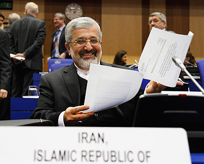 עלי אשגר סולטנייה, שליח איראן לסבא"א. הדו"חות לא מטרידים אותו (צילום: AP)