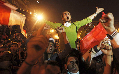 מפגינים בקהיר, אמש (צילום: רויטרס)