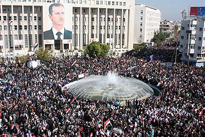 "מיליונים הפגינו בסוריה למען אסד". דמשק (צילום: AP)