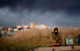 Soldier in Gaza (Photo: Reuters)