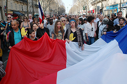 עצרת בפריז לזכר הנרצחים בטולוז, לפני ארבעה חודשים (צילום: MCT)