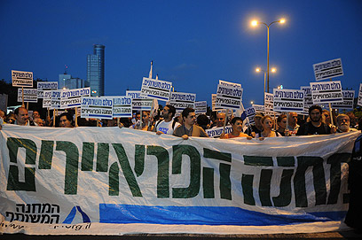 "מחנה פראיירים" מורחב, הערב בתל אביב (צילום: ירון ברנר)