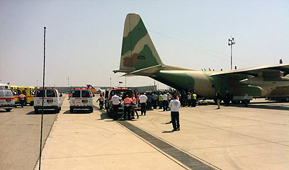 מטוס ההרקולס שהביא את הפצועים לארץ (צילום: קבוצת העיתונאים רוטרניק)