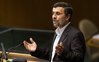 Ahmadinejad addresses UN (Photo: AP)
