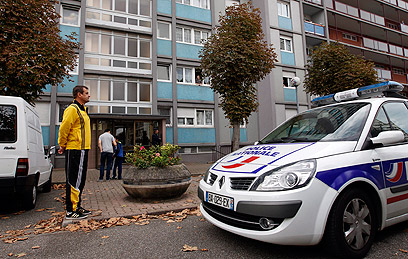 מבצע הפשיטות של משטרת צרפת בסוף השבוע בשטרסבורג (צילום: AFP)