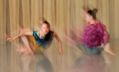 לרקוד בדרך הזו. צילום של רקדניות להקת בת שבע (צילום: מיכאיל ברישניקוב)