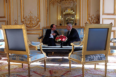Netanyahu and Hollande in Paris (Photo: Avi Ohayon, GPO)