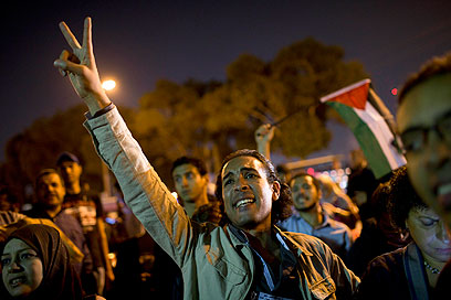 הפגנה נגד ישראל בקהיר (צילום: AP)