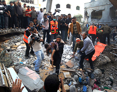 הפצצה בעזה. הפעילות תתעצם (צילום: AFP)