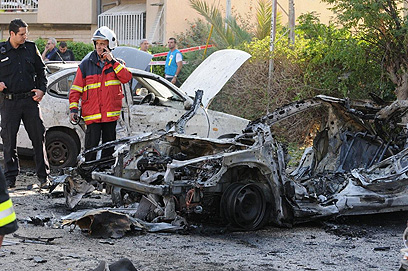 רכב שרוף בבאר שבע, הבוקר (צילום: הרצל יוסף)