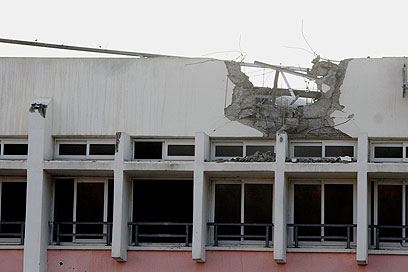 בית ספר שנפגע מרקטה במהלך המבצע (צילום: אליעד לוי)
