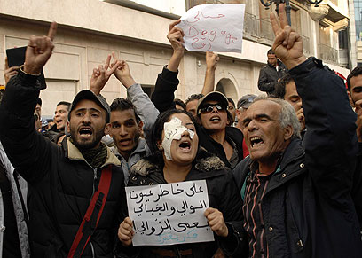 הפגנת הזדהות בתוניס (צילום: AP)