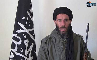 ראש ארגון הטרור שחטף, מוכתאר בלמוכתאר (צילום: AP)