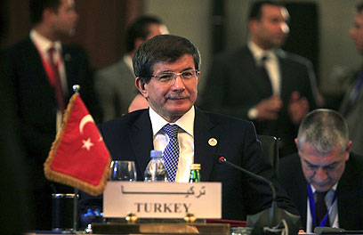 שר החוץ הטורקי אחמט דבוטאולו (צילום: רויטרס)