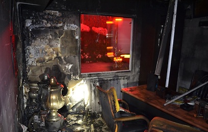 הגביע מלא בפיח בחדר השרוף (צילום: אסף אברס)