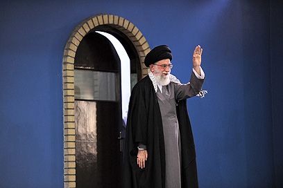 המנהיג האיראני העליון חמינאי. "המשטר הנוכחי הוא סכנה לעולם" (צילום: AFP)