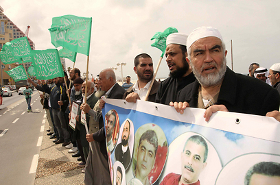 הביע תמיכה בעצירים המנהליים. שייח סלאח בהפגנה (צילום: עידו ארז)