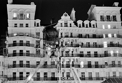 המלון לאחר הפיצוץ. הפצועים היו קבורים בהריסות במשך שעות (צילום: Gettyimages)