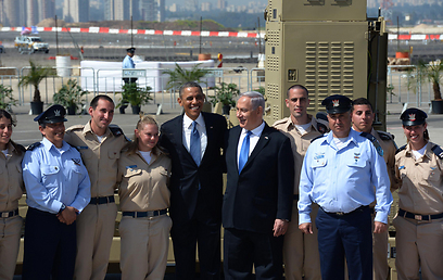 אובמה וראש הממשלה סמוך לסוללה, היום (צילום: משה מילנר, לע"מ)