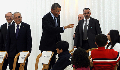 אובמה בפגישה מוקדם יותר היום עם צעירים פלסטינים (צילום: EPA)