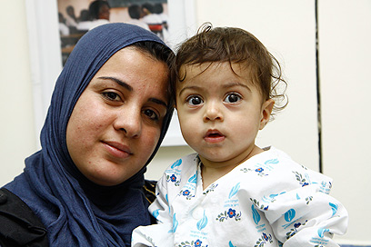 שאמה ואמה. הגיעו מעיראק בסיוע עמותת "הצל לבו של ילד" (צילום: שילה שלהבת)