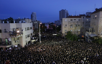 ההפגנה בירושלים, הערב (צילום: אוהד צויגנברג)