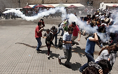 גז מדמיע הבוקר באיסטנבול (צילום: רויטרס)