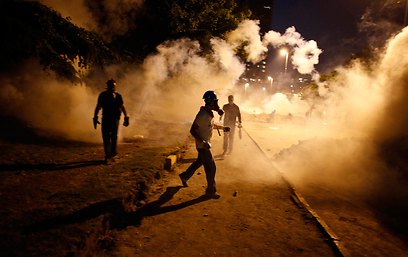 האלימות נמשכת. איסטנבול, אמש (צילום: רויטרס)