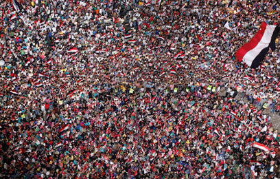 לא הולכים לשום מקום. מתנגדי מורסי בכיכר תחריר בקהיר (צילום: רויטרס)