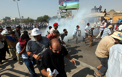 המהומות בקהיר לפנות ערב. שלושה הרוגים (צילום: EPA)