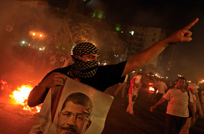 העימותים בקהיר רק הולכים ומסלימים (צילום: AP)