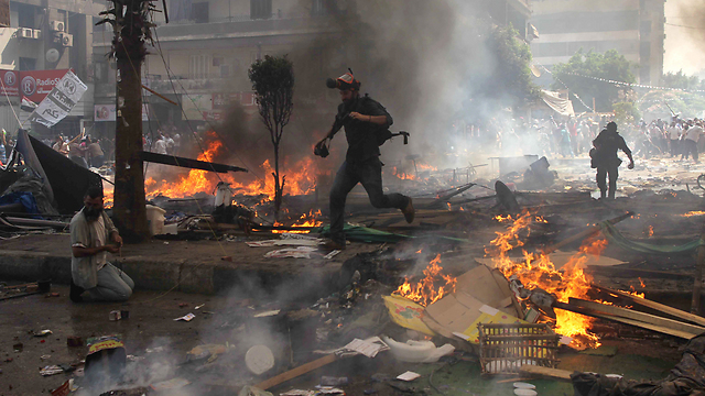 Fire in streets of Cairo (Photo: AFP)