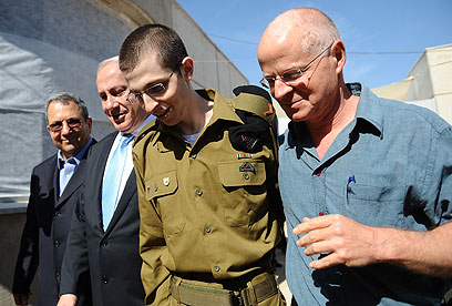 Gilad and Noam Shalit reunite (Photo: IDF Spokesman)