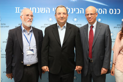 Barak (center) at cyberspace conference in Tel Aviv