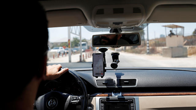 Image result for Palestinian app helps drivers avoid Israeli checkpoint bottlenecks