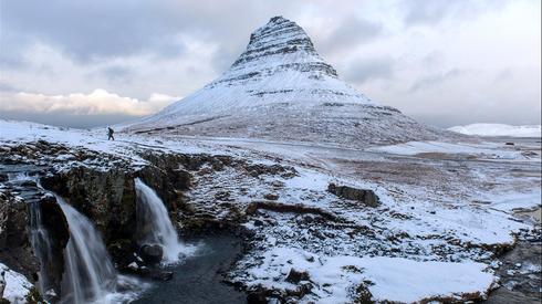 Гора в Исландии. Фото: Дуби Роман