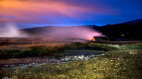Гейзеры в Исландии. Фото: Дуби Роман